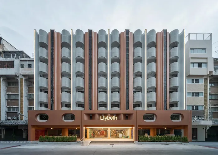 Lilybeth Pratunam 4*